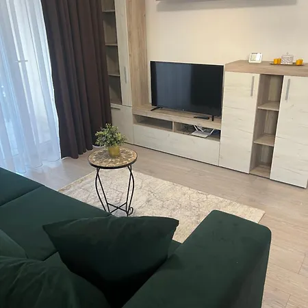 Apartment Coresi Business
